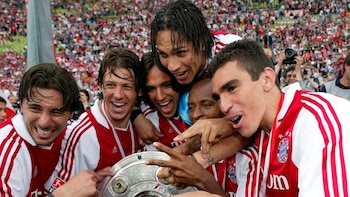 Demichelis celebra junto a Lúcio