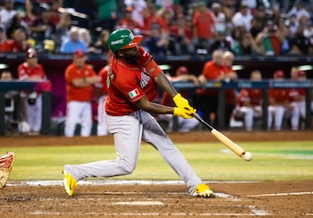 México sufre para vencer a