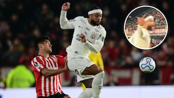 Estudiantes de La Plata denunció a Memphis Depay: el video de los gestos de la estrella del Corinthians a la tribuna
