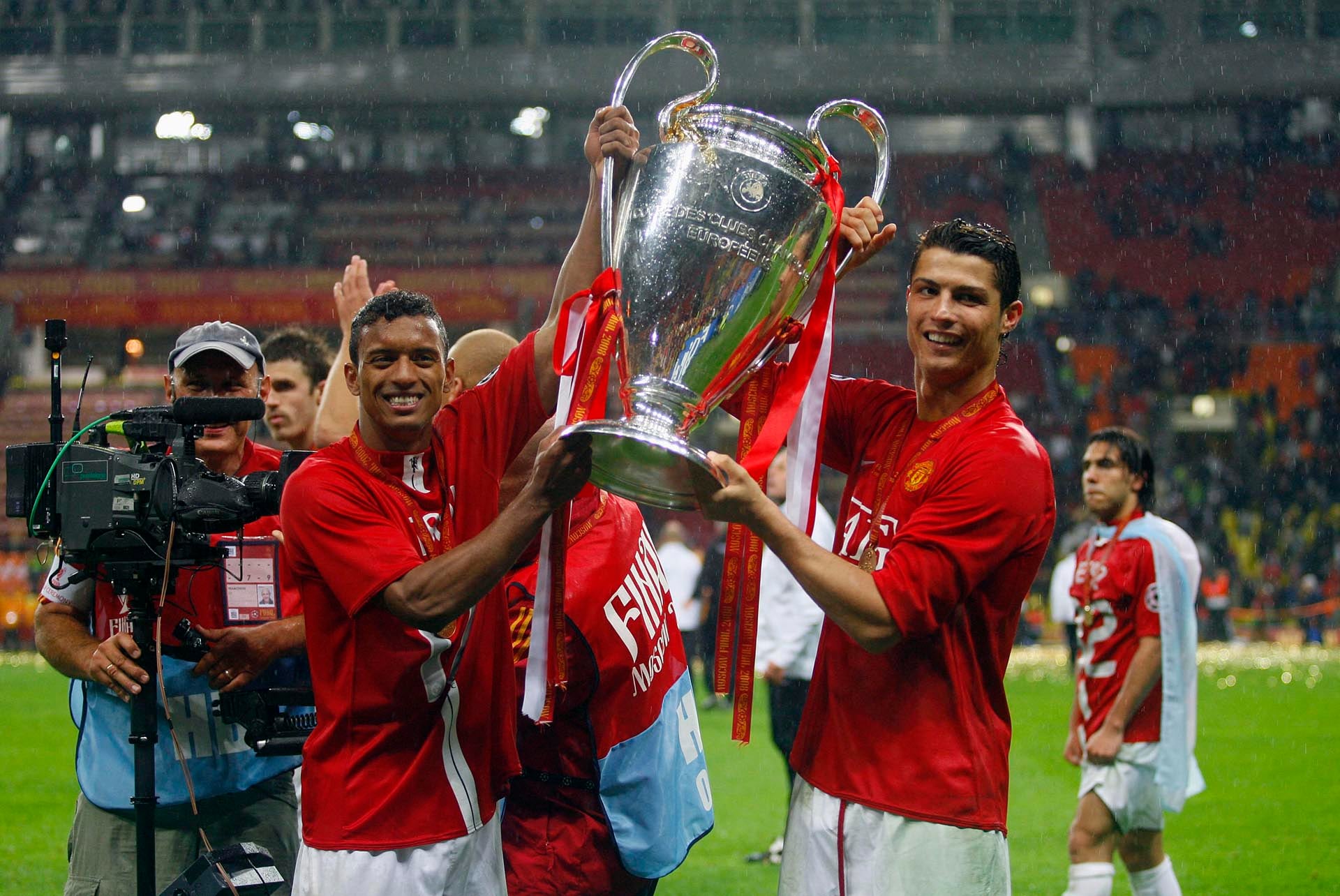 El exfutbolista Nani prioriza la autenticidad y la felicidad personal al elegir el momento de su retiro, valorando a Cristiano Ronaldo como ejemplo de longevidad (Grosby)