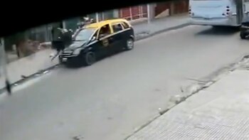 Detuvieron al taxista que atropelló
