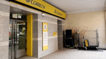 Un hombre con discapacidad demanda a Correos por presunta discriminación laboral en Vigo: reclama a la empresa 600.001 euros