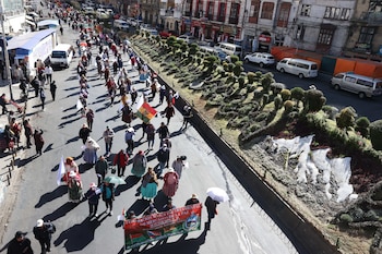 Productores y comerciantes claman por el fin de los bloqueos en Bolivia