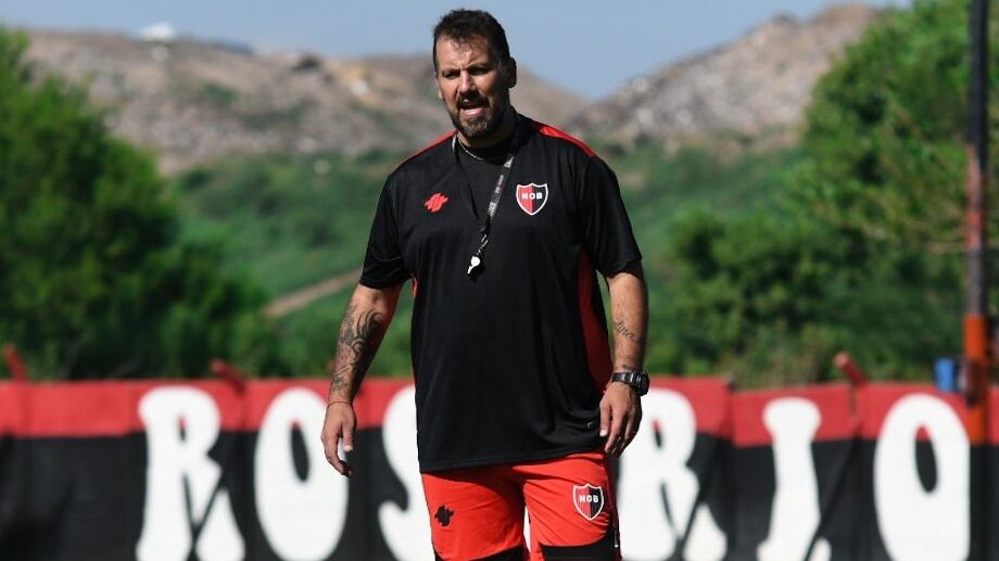 Fabbiani dejó de ser el entrenador de Newell's