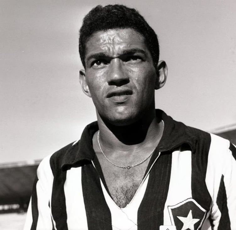 Garrincha con la camiseta del Botafogo, club en el que se convirtió en leyenda