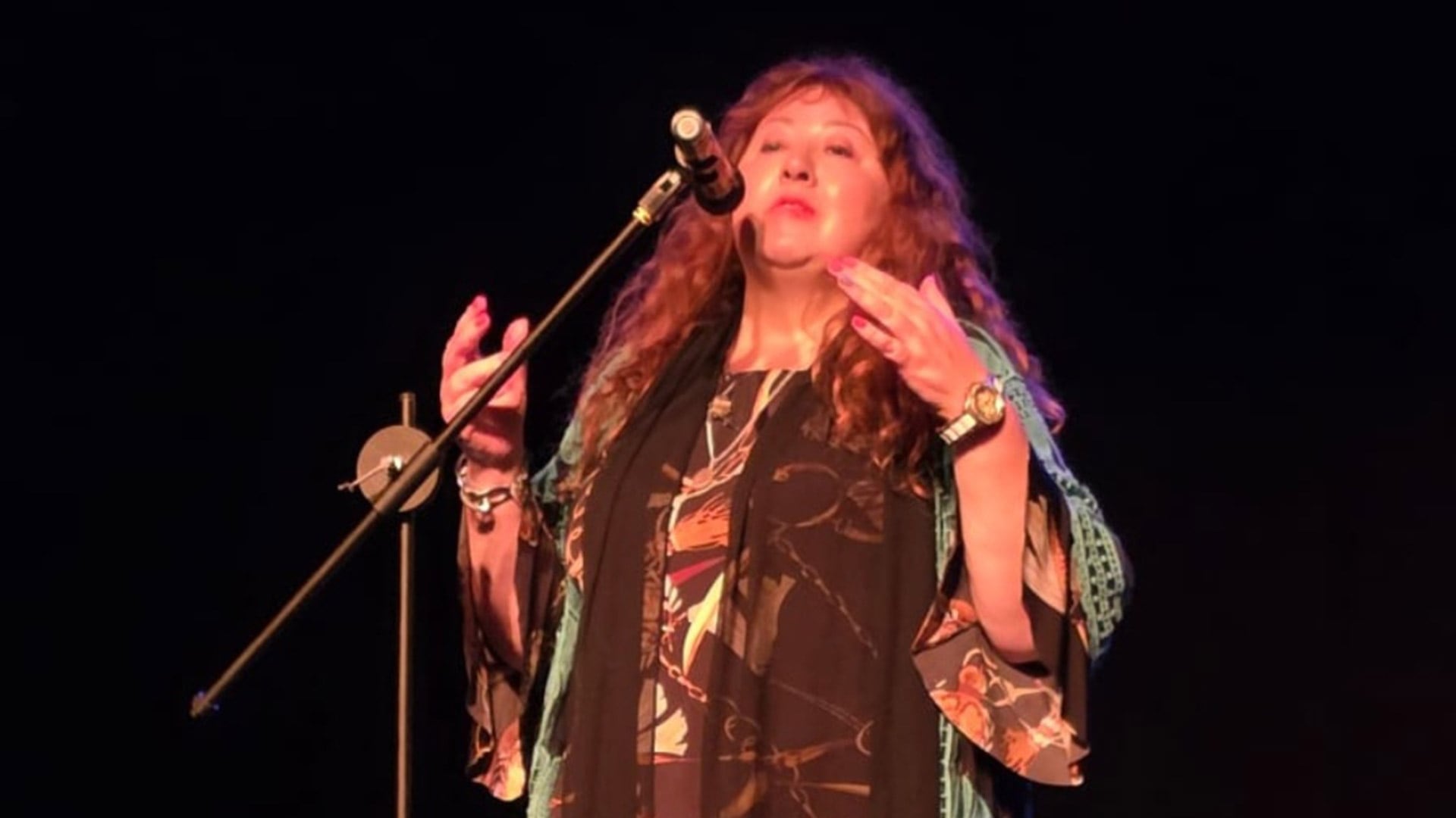 Sheila Acosta Anzalone es profesora y relata la problemática adolescente desde su experiencia