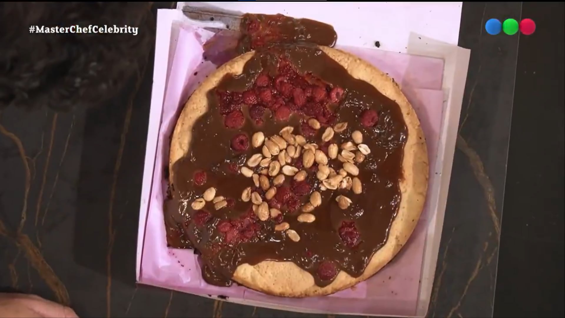 La prueba de la cookie XL marcó el cierre de la semana especial del jurado en MasterChef Celebrity (Captura)