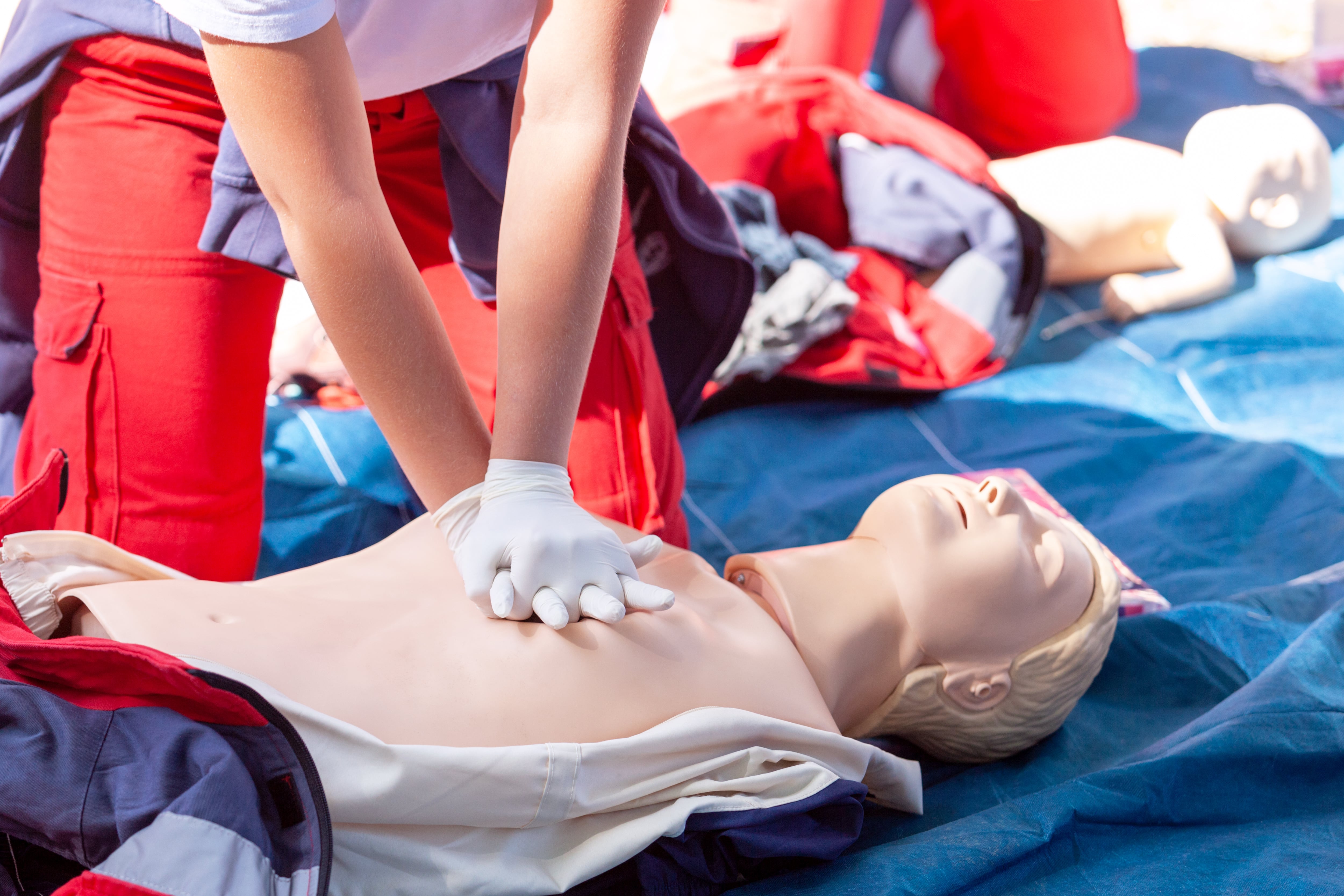 La séptima edición de Salvando Corazones ofrecerá capacitación gratuita en reanimación cardíaca el 26 de abril en Cartago. (AdobeStock)