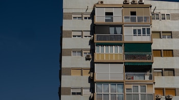 La compraventa de viviendas se