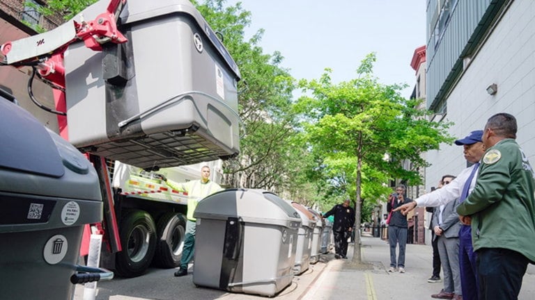 Nueva York reemplazará 6.500 plazas de aparcamiento por contenedores Empire Bin para mejorar la limpieza urbana y combatir las ratas (Urban Tecno)