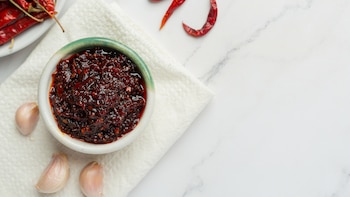 Salsa macha, el riquísimo condimento mexicano que da sabor a tacos, carnes, pescados y verduras