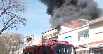 Incendio en depósito de juguetes