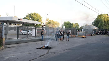 Trabajadores de Fate se congregan