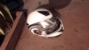 El casco de la moto,