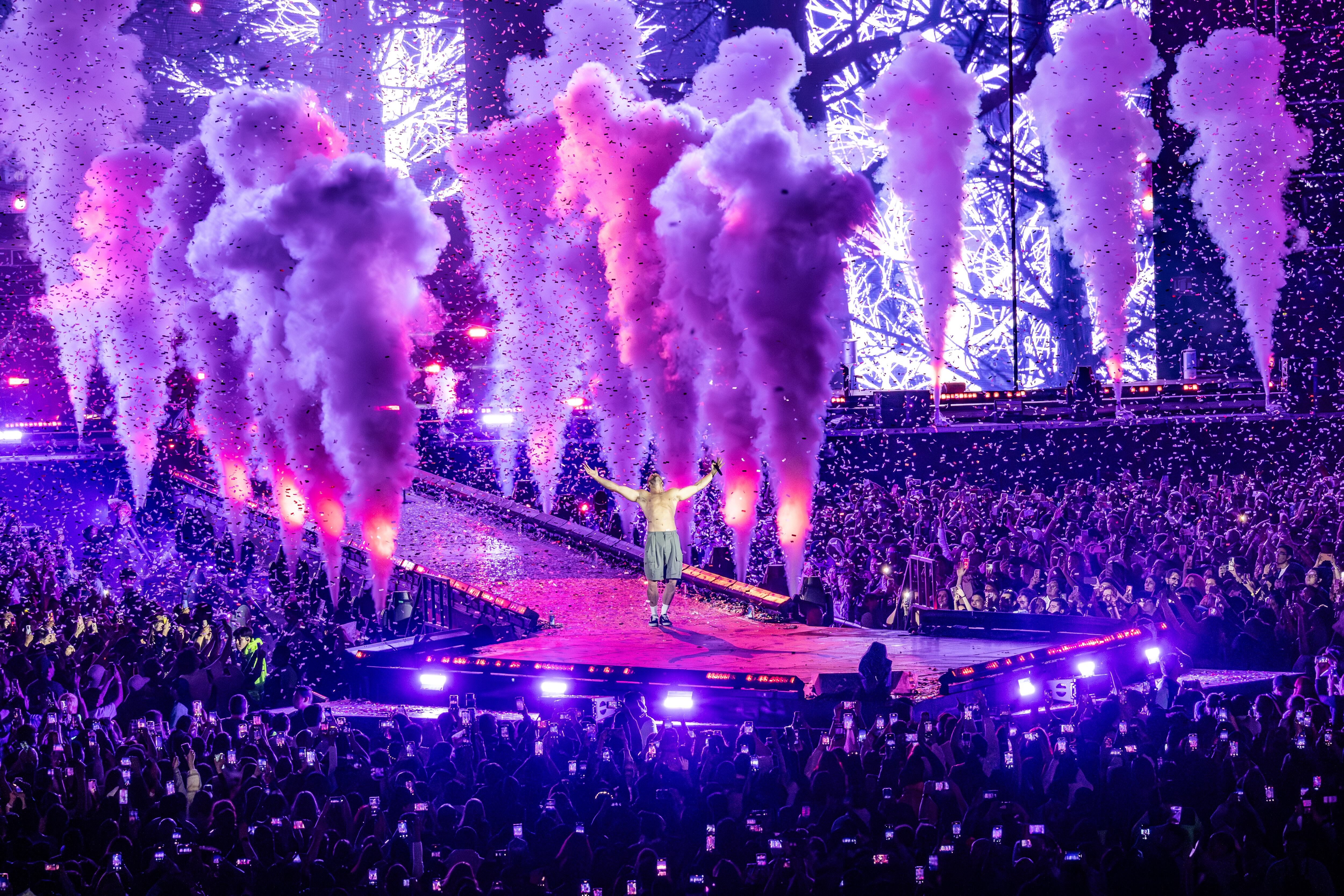 Dan Reynolds y su banda tejieron una velada donde la música, el agradecimiento y los visuales envolvieron a miles de fans en una experiencia única. (Foto: Santiago Covarrubias / OCESA)
