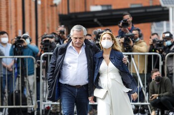 Alerto Fernández junto a Fabiola
