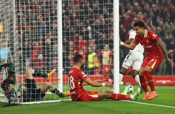 Liverpool superó 2-0 al Manchester