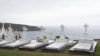 El cementerio de Luarca ofrece unas vistas excepcionales al mar. (Shutterstock)