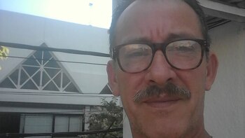 Se negó a entregarles la