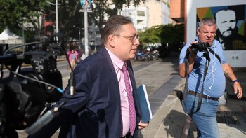 Defensa de González Urrutia dice