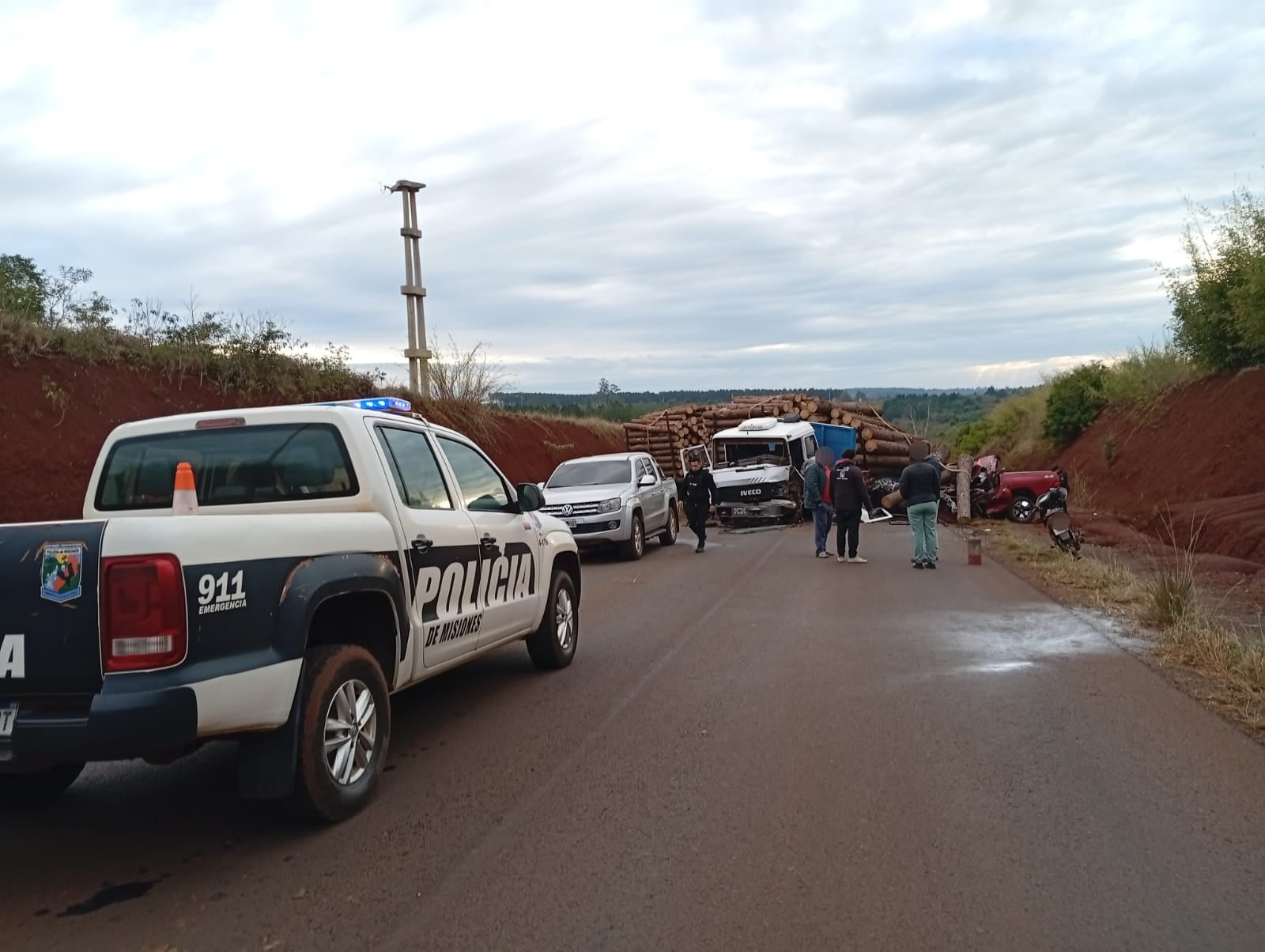La investigación judicial incorporó estados de WhatsApp en los que Chiluk aparecía al volante de la camioneta y expresaba intenciones de quitarse la vida