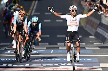 El ecuatoriano Jonathan Narváez (UAE) tras ganar la cuarta etapa disputada entre Catanzaro y Cosenza-crédito Luca Zennaro/EFE/EPA