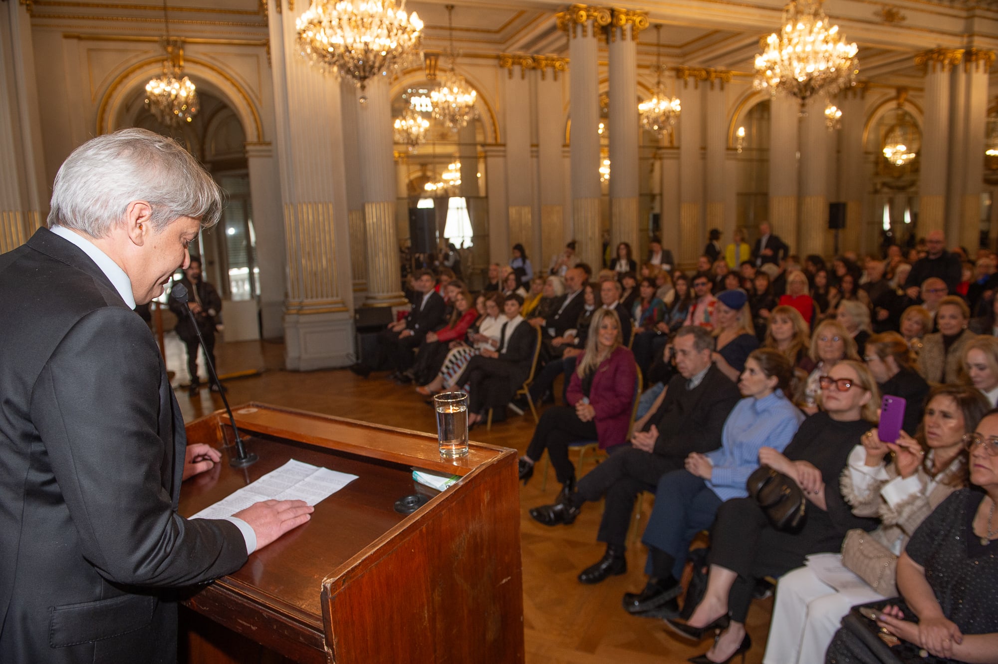 La segunda entrega de las Tijeras de Plata distinguió trayectorias vinculadas con la comunicación, la educación, el diseño y la producción de moda