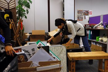 La legisladora Claudia Mo empaca