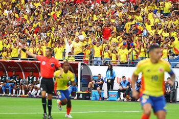 Más de 30.000 hinchas colombianos llegaron hasta el State Farm Stadium para presenciar la goleada de la selección ante Panamá - crédito Mark J. Rebilas-USA TODAY Sports