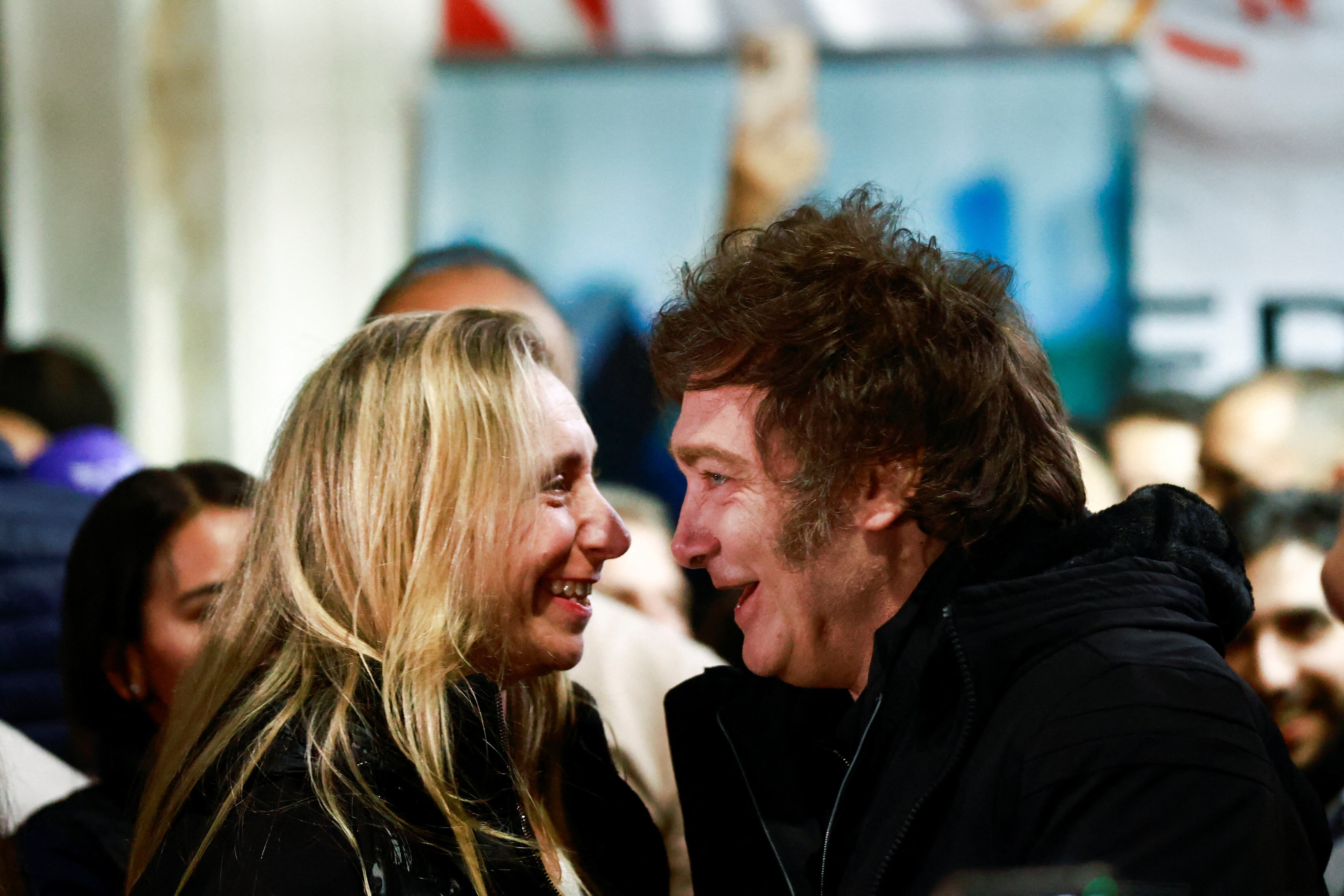 Javier y Karina Milei, al frente de la estrategia electoral federal de La Libertad Avanza (REUTERS)