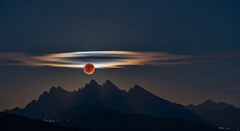 Un eclipse lunar, conocido como