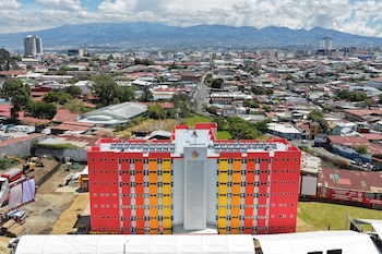 Un enfoque de acompañamiento integral brinda acceso a educación, capacitación laboral y apoyo emocional, previniendo que los adolescentes queden en situación de calle. (Cortesía: Gobierno de la República)