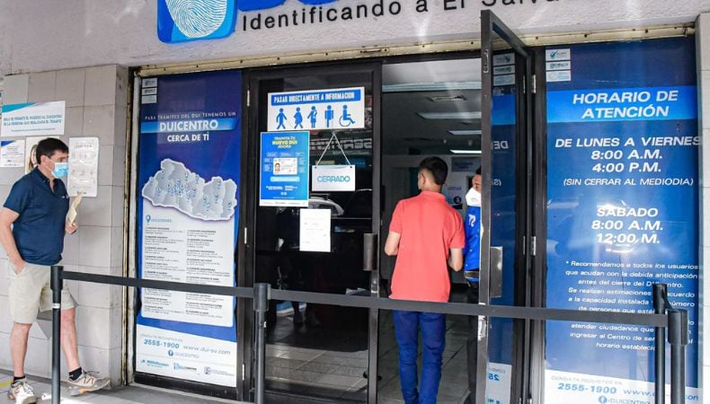 La digitalización de este proceso DUI reduciría desplazamientos, descongestionaría oficinas y mejoraría la experiencia de los ciudadanos en el país y en Estados Unidos. (Cortesía: Secretaría de Prensa)