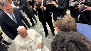 El Papa Francisco con jóvenes