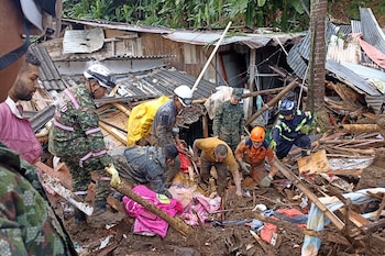 Fuertes lluvias causan esta emergencia que dejó tres muertos y cuatro heridos - crédito Fuerzas Militares De Colombia/EFE