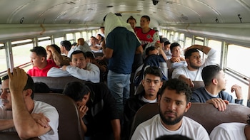 Deportaciones de hondureños aumentan mientras disminuye el tránsito irregular de migrantes