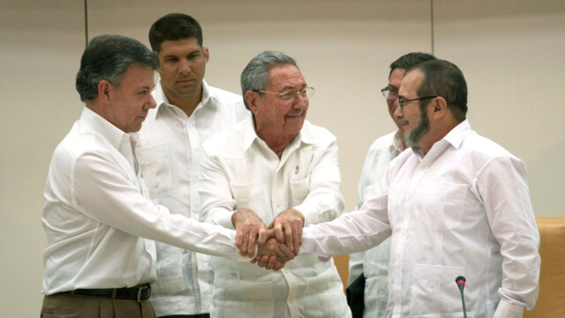 Juan Manuel Santos y Rodrigo Londoño, que era conocido como Timochenko, se encontraron en La Habana (Cuba) durante la negociación del Acuerdo de Paz con las Farc - crédito Colprensa