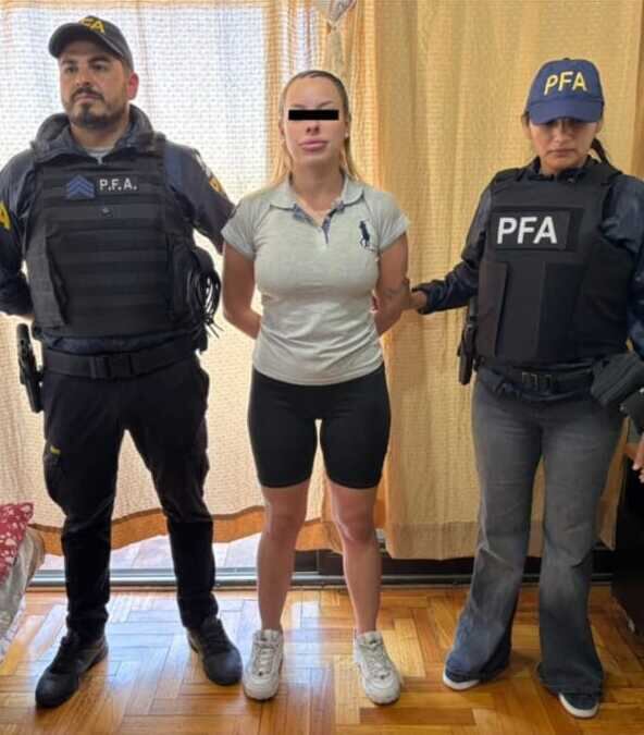 La imputada fue detenida en su departamento de Villa Luro