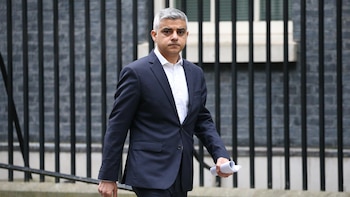 Multan al alcalde de Londres por el impago de impuestos de un vehículo registrado ilegalmente a su nombre