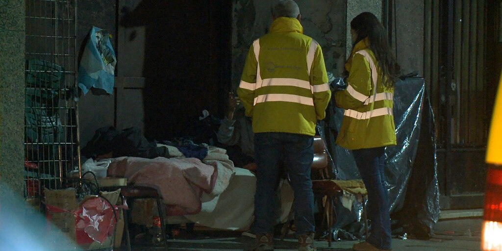 La Ciudad lanzó un programa para resguardar del frío a las personas en situación de calle - Infobae