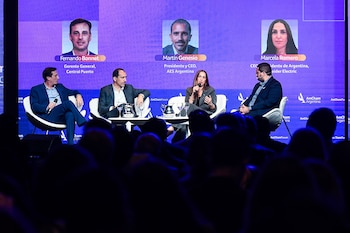 Del panel "La normalización del mercado eléctrico: señales, inversión y competitividad" participaron Marcela Romero (Schneider Electric), Fernando Bonnet (Central Puerto) y Martín Genesio (AES)