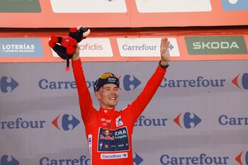 El esloveno sigue como líder