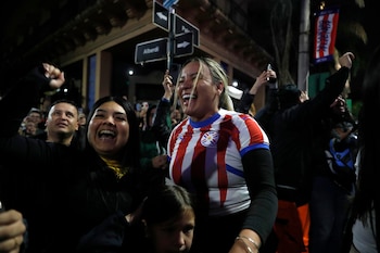 Las calles de Asunción celebraron la victoria de Paraguay contra Alemania en el Mundial