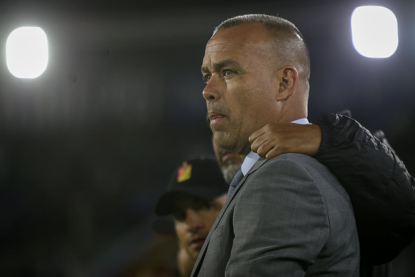 El técnico recordó su paso por el equipo, expresó respeto por los dirigentes y calificó como “bochornoso” el cruce con el entrenador de Bucaramanga- crédito Cristian Bayona/Colprensa