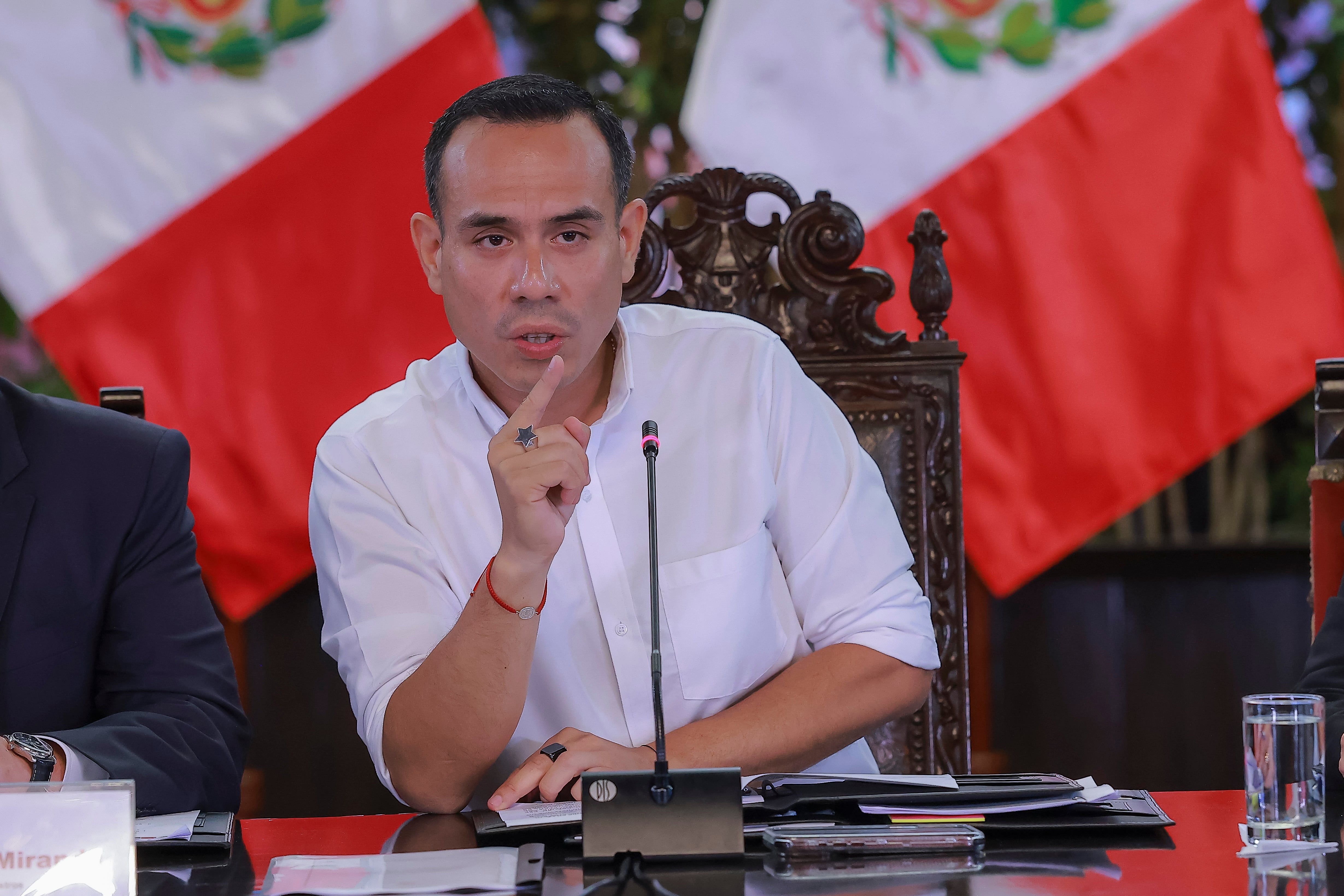 José Jerí oficializó su salida de Somos Perú luego de trece años de militancia, mediante una carta difundida en redes sociales, agradeciendo a sus excompañeros y evitando precisar los motivos de su decisión