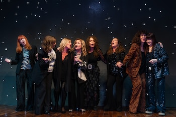 En la celebración hubo canto: Manuela Bravo, Katie Viqueira, Marcela Morelo, Lucía Galán, Patricia Sosa, Sandra Mihanovich, Julia Zenko y Marilina Ross