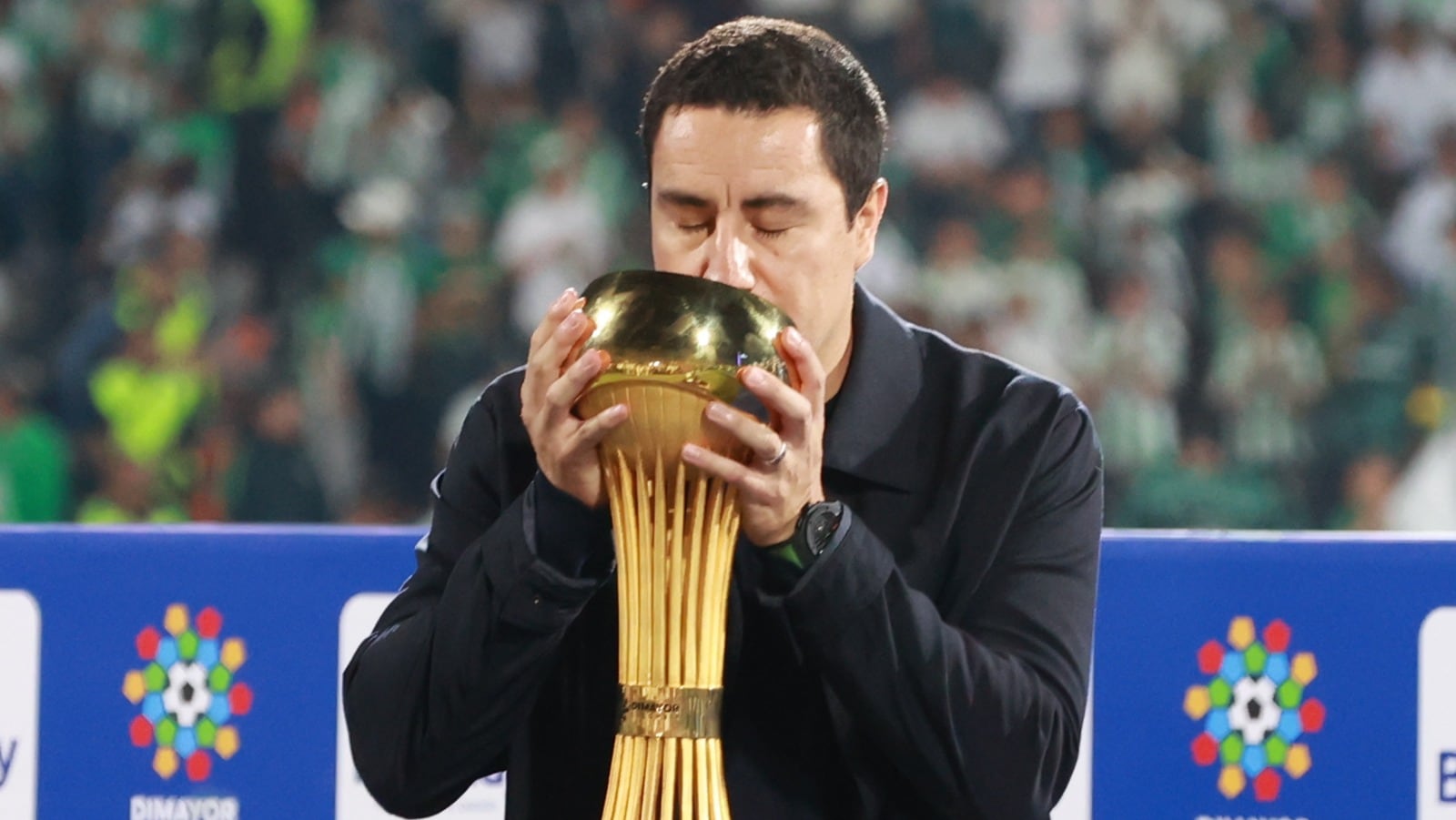 Efraín Juárez consiguió en Colombia sus dos primeros títulos como entrenador - crédito Colprensa