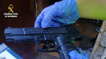 Desarticulan una banda de cinco miembros que asaltaron armados varios bares del sur de Pontevedra