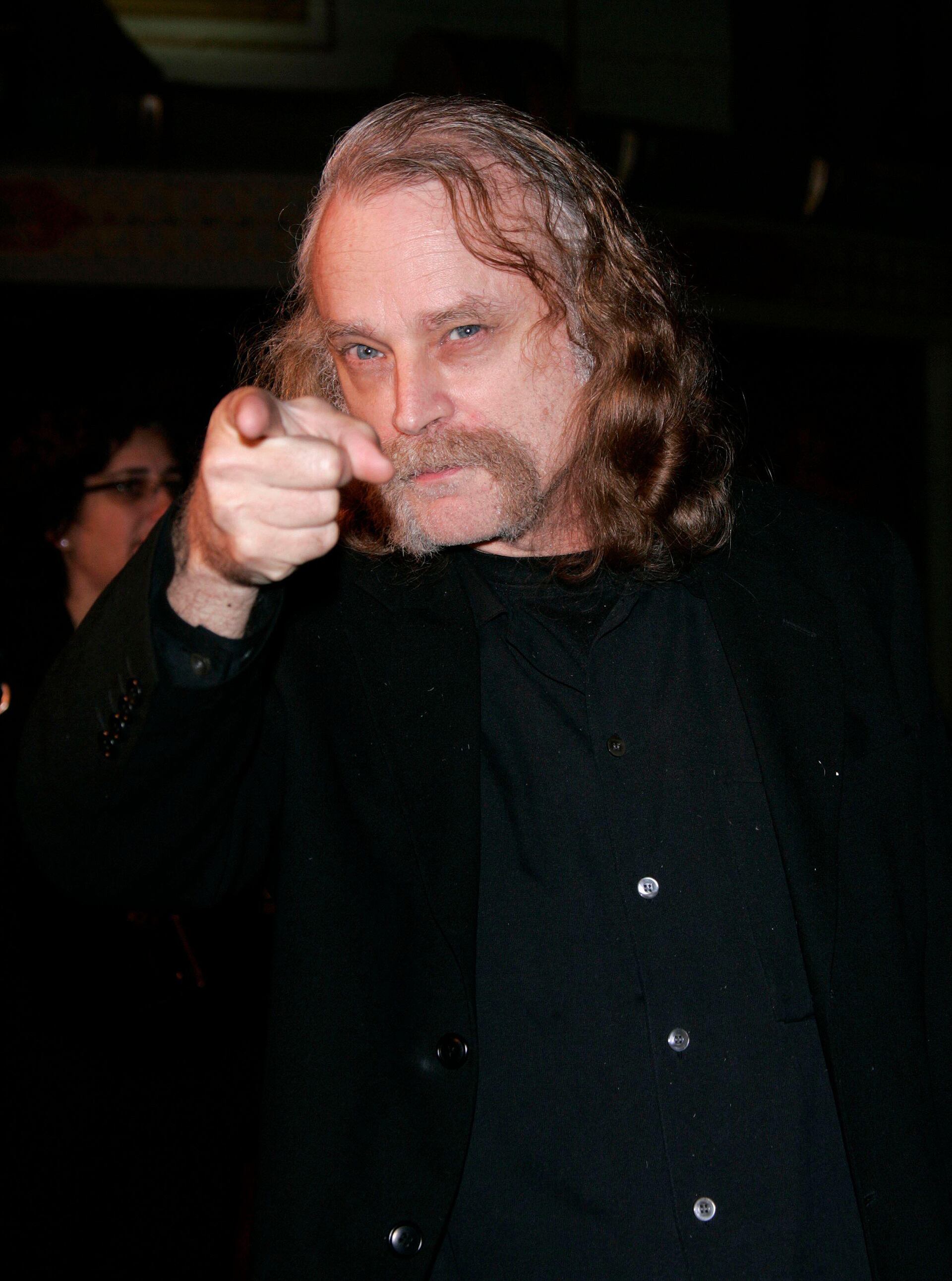 El retiro de Brad Dourif estuvo marcado por el desgaste emocional y la presión profesional en la industria del cine (Grosby)