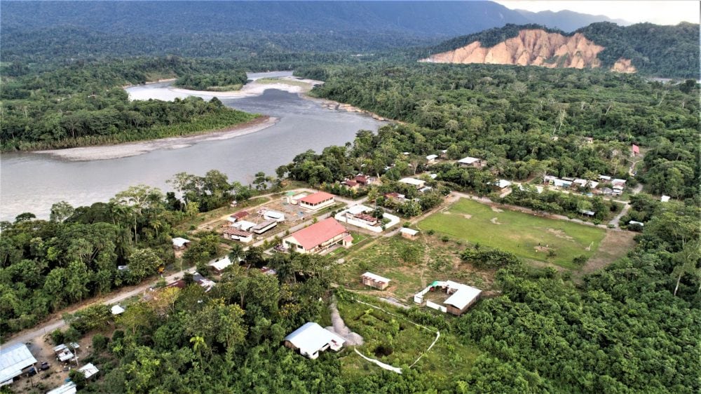 La salud de las comunidades de Kitaparay y Saringabeni es afectada por la deflagración de gas natural en el gasoducto de Camisea.